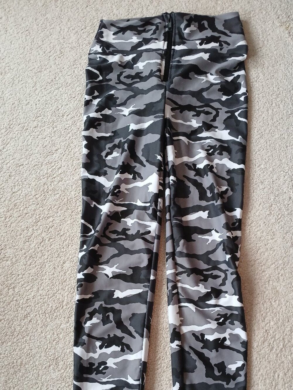 Celestial Bodiez Size S Camo Leggings